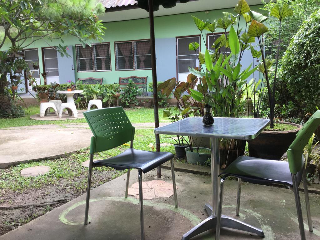 Baan Bua Guest House Чианграй Экстерьер фото