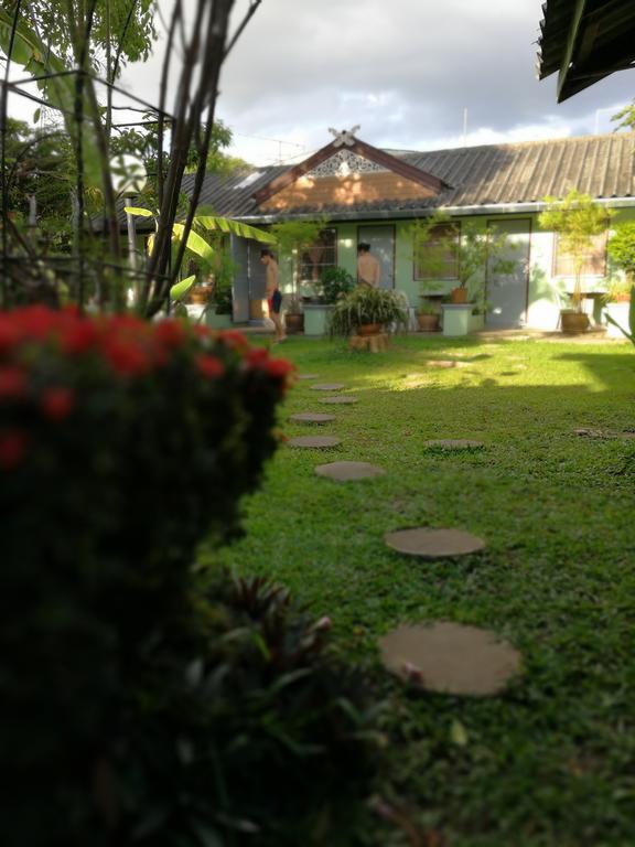 Baan Bua Guest House Чианграй Экстерьер фото