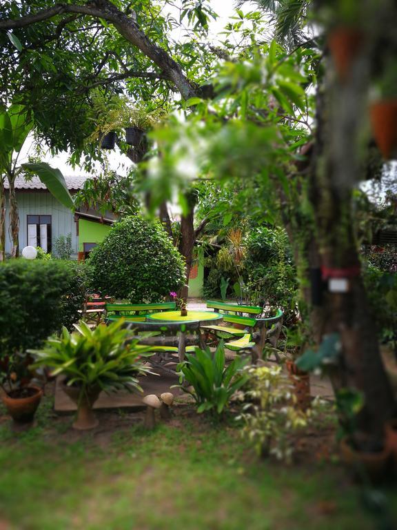 Baan Bua Guest House Чианграй Экстерьер фото