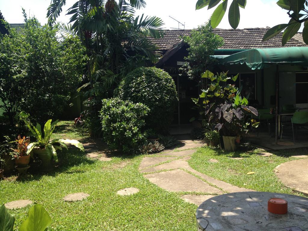 Baan Bua Guest House Чианграй Экстерьер фото