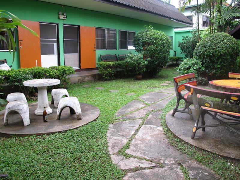 Baan Bua Guest House Чианграй Экстерьер фото