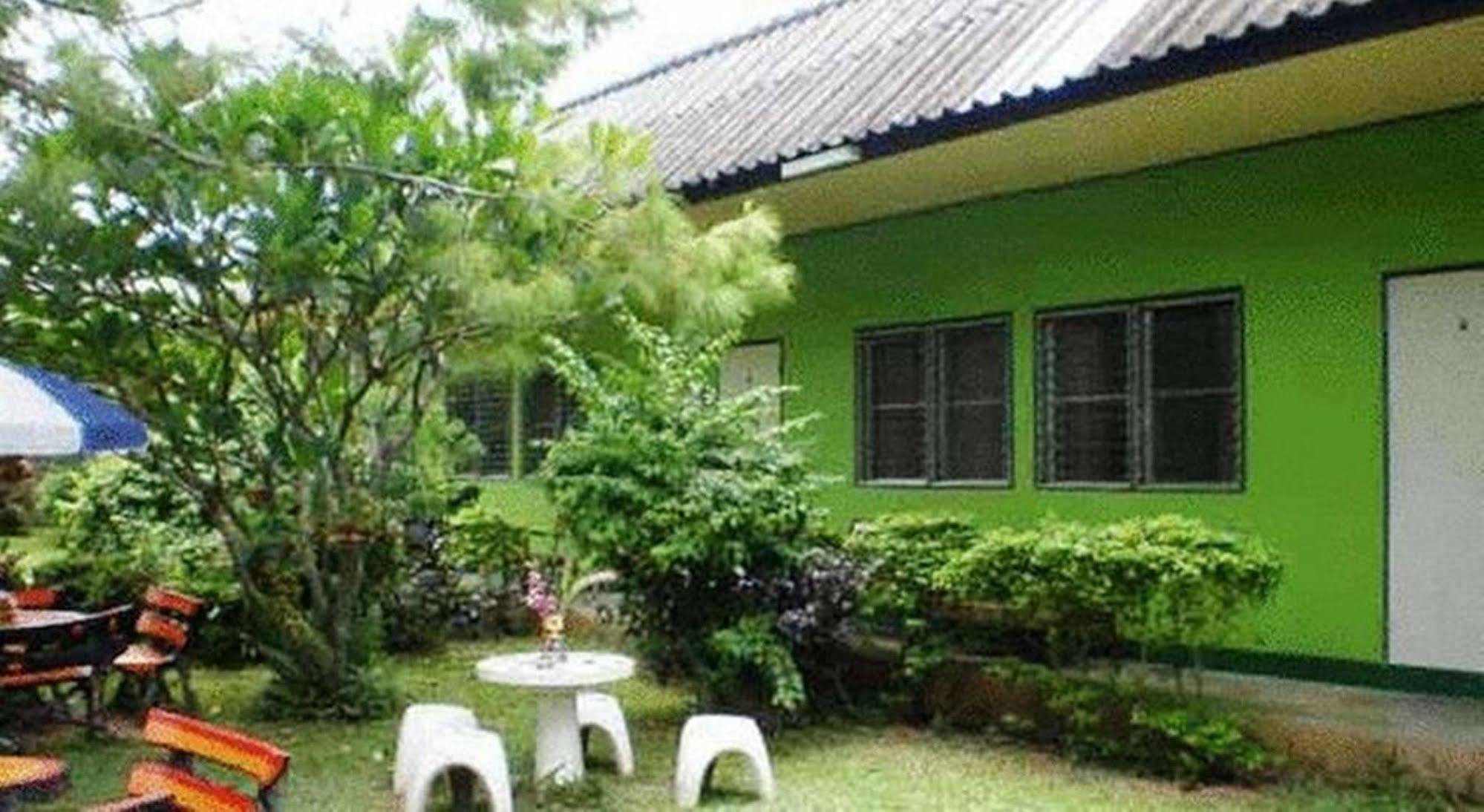 Baan Bua Guest House Чианграй Экстерьер фото