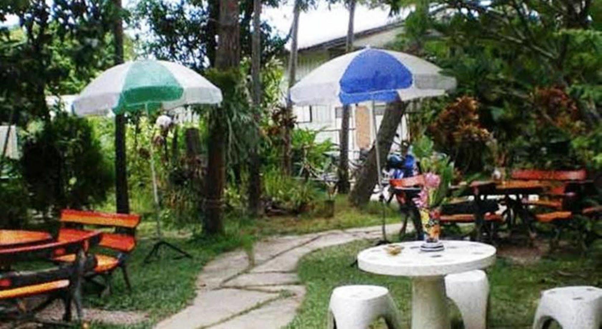 Baan Bua Guest House Чианграй Экстерьер фото