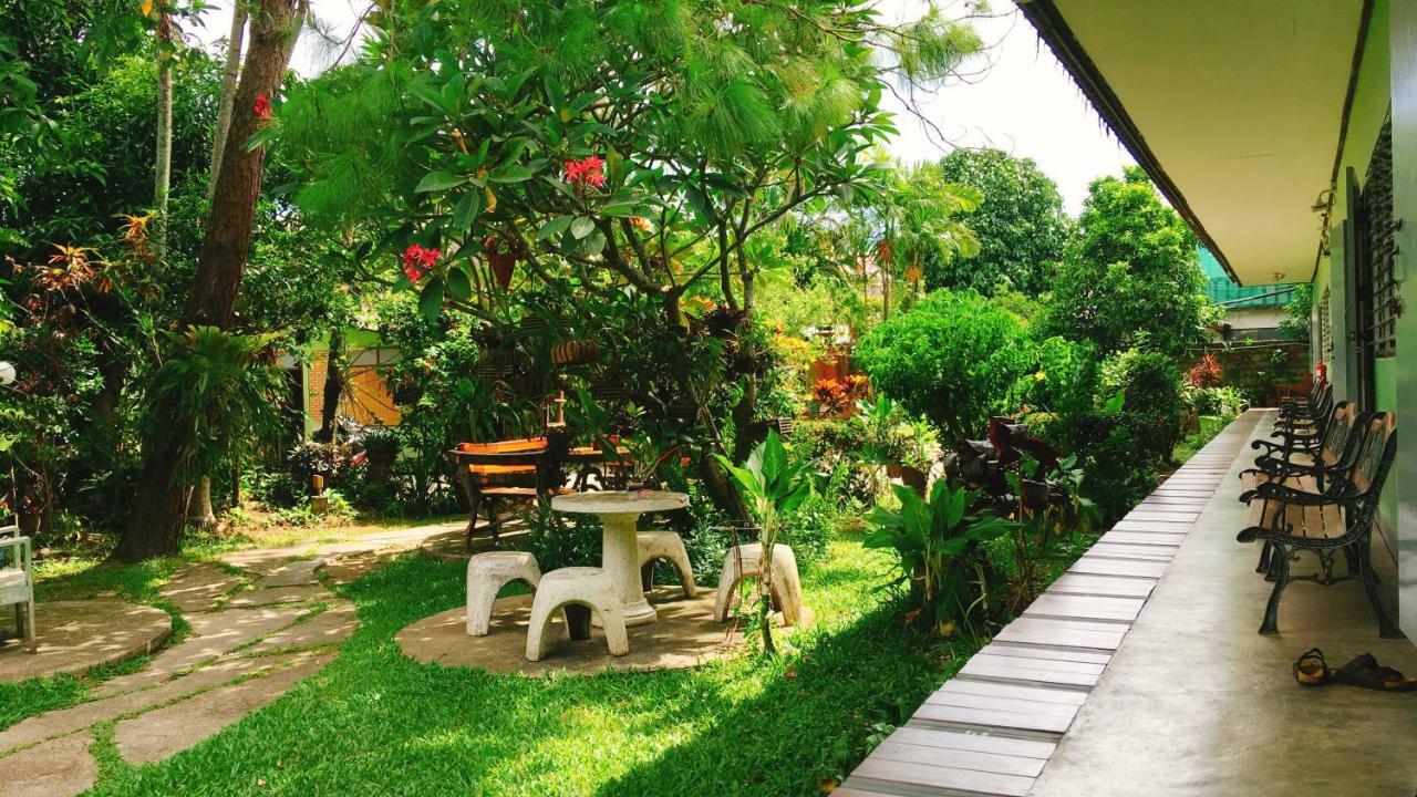 Baan Bua Guest House Чианграй Экстерьер фото